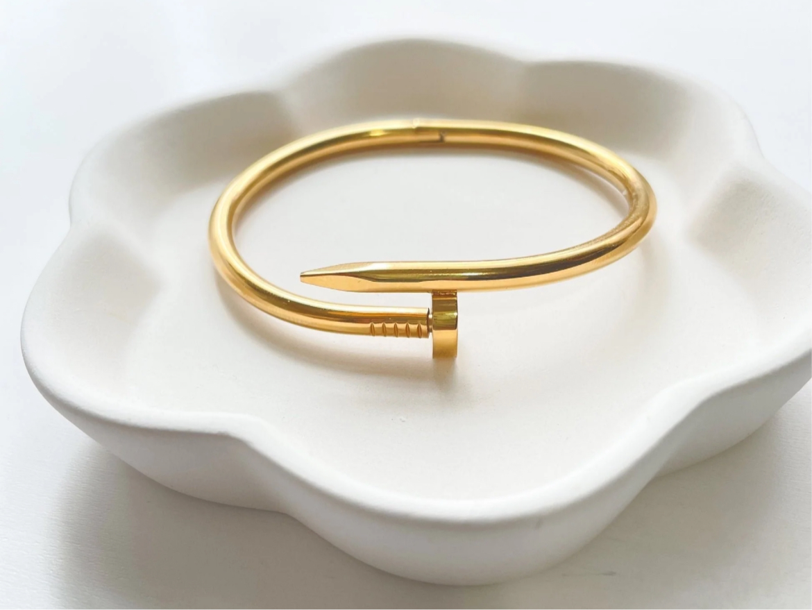 Discover the Trendy Nail Bracelet: Elegant and Fashionable