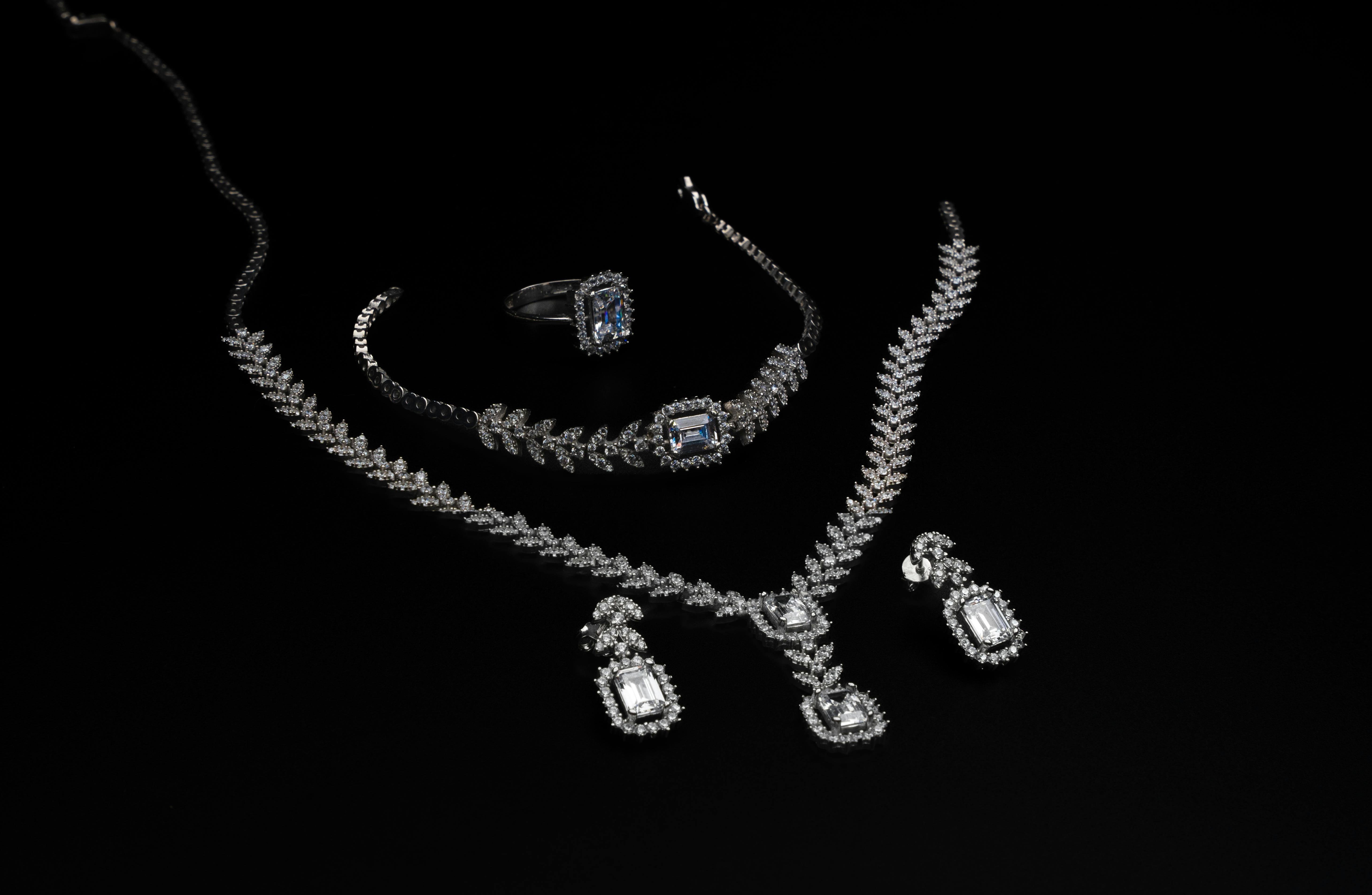 1 Carat Diamond Necklace UK – Dazzling Perfection from London Diamond Online