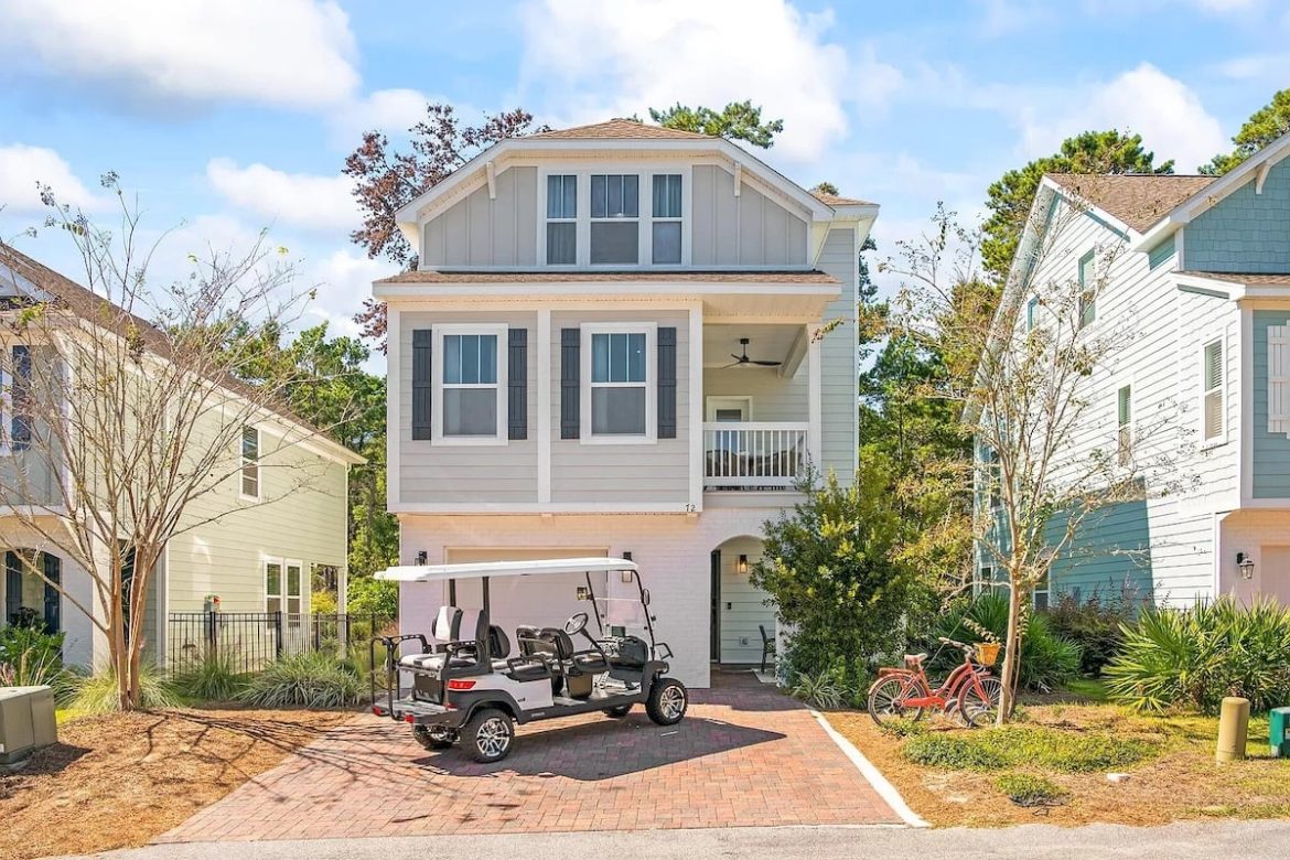 Coastal Cabana – The Perfect Blend of Comfort and Coastal Charm