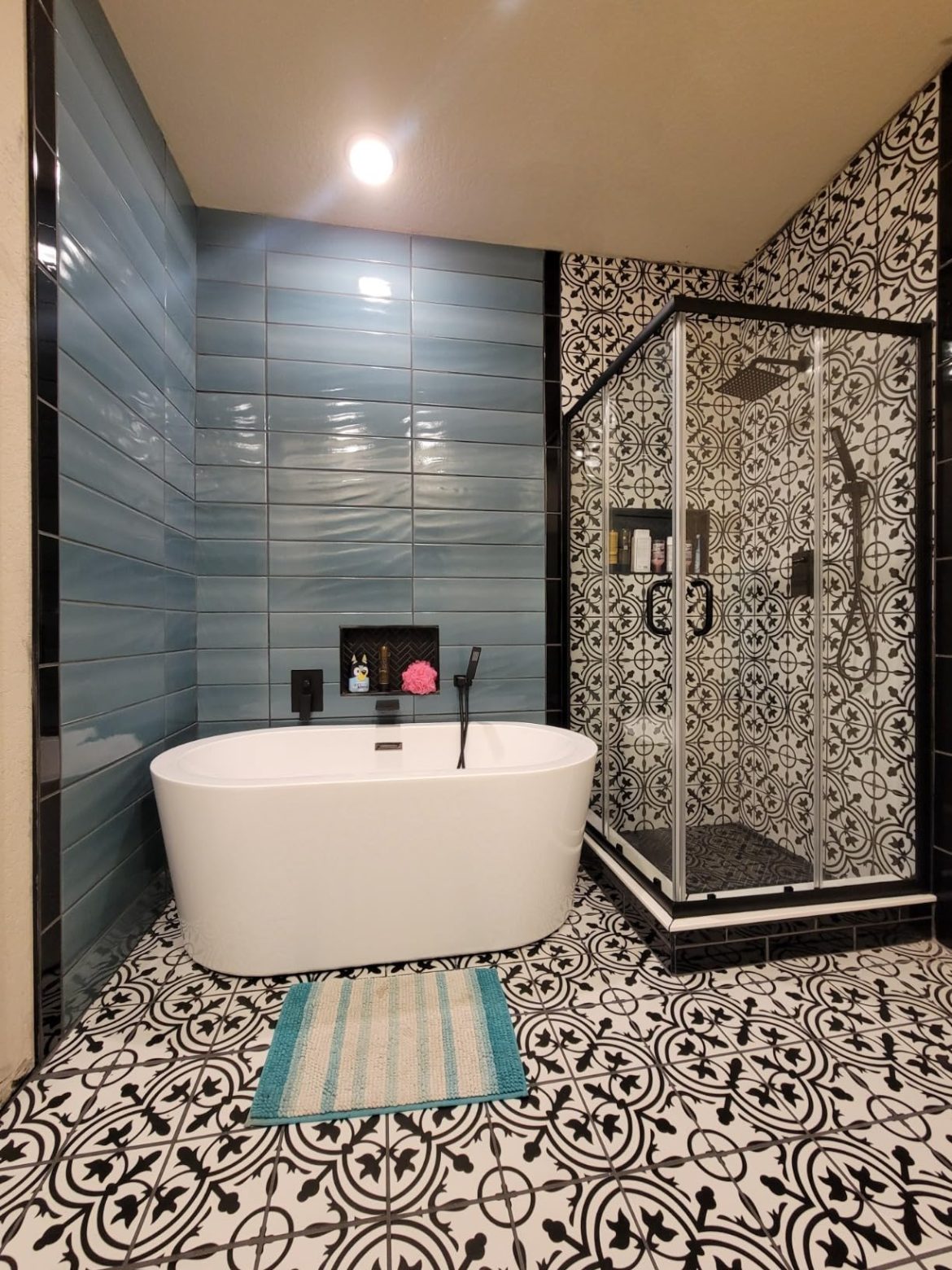 Black Shower Screen Styles for a Minimalist Bathroom